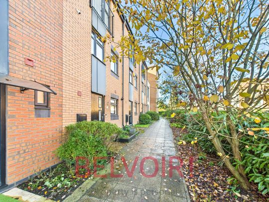 Town house to rent on - Photo 1