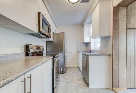 For Lease - 123 Bevdale Road, Toronto, Ontario - Photo 4