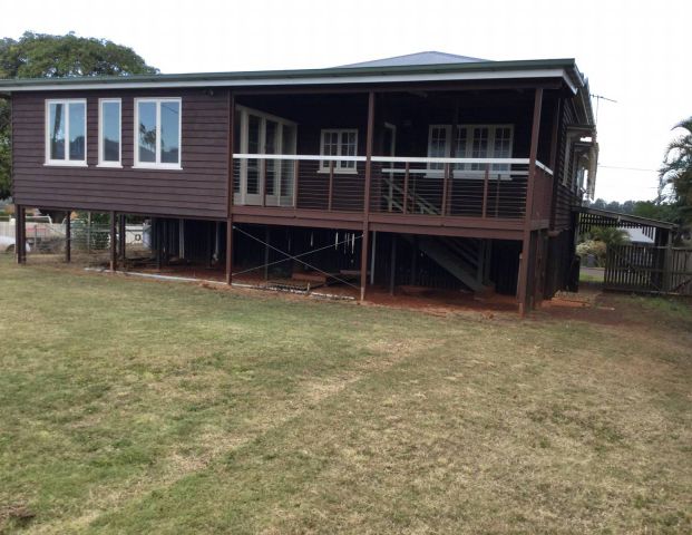 GREAT LOCATION IN THE HEART OF CHILDERS - Photo 1