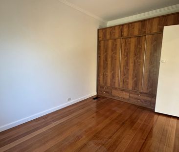 Spacious Three Bedroom Home in a Premium Aberfeldie Pocket - Photo 1