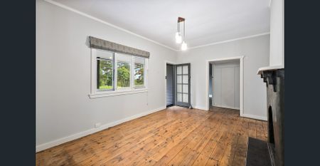 Character Cottage - Photo 5