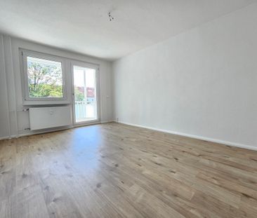 Traumwohnung komplett NEU mit Balkon - Foto 4