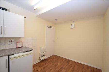 1 bed apartment to rent in Valley Bridge Parade, Scarborough, YO11 - Photo 4