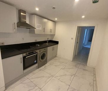 Studio Flat, High Street, CR7 - Photo 4