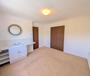 4 bedroom detached house to rent - Photo 4