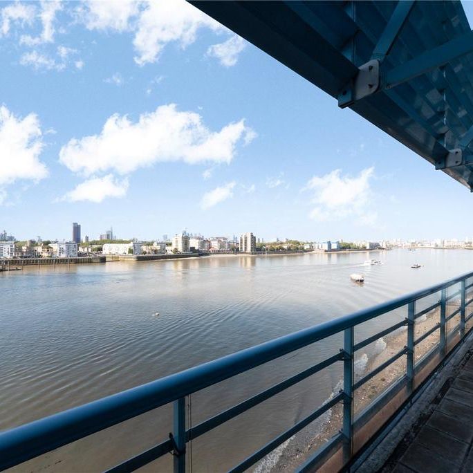 2 bedroom penthouse to rent - Photo 1