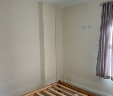 2 Bed Flat, Peel Mills, LS27 - Photo 6