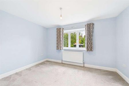 College Glen, Maidenhead, Berkshire, SL6 - Photo 2