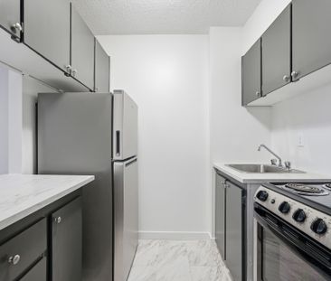 For Lease - 2360 Dundas Street Unit# 1913B, Toronto, Ontario - Photo 2