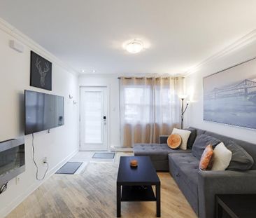 RDC 3 ½ à louer – Style Condo, près métro Joliette - Av. Valois - Photo 1