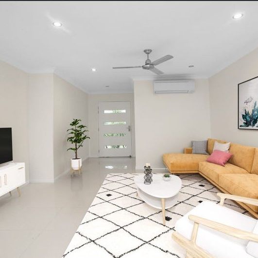 Charming Family Home in Beaconsfield - Photo 1