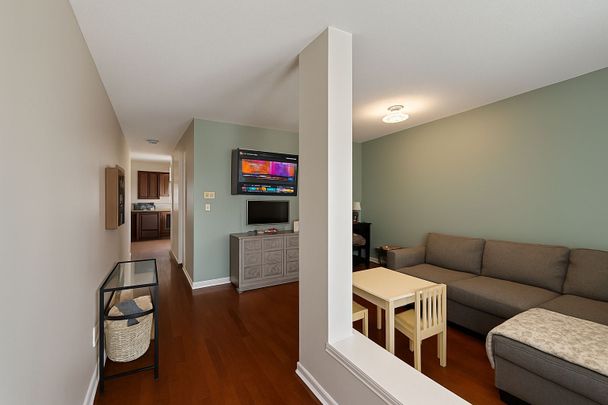 For Lease - 8 Lockport Way, Hamilton, Ontario - Photo 1