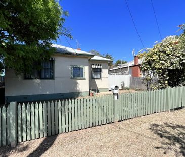 Three bedroom family home - Photo 3