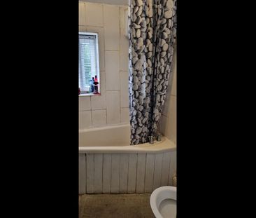 Room in a Shared House, Birmingham, B13 - Photo 5