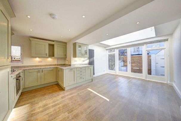 2 bedroom house to rent - Photo 1