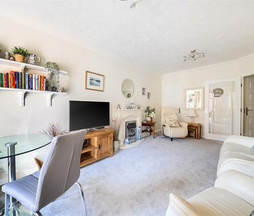 Avonbank Lodge, Newbury - Photo 3