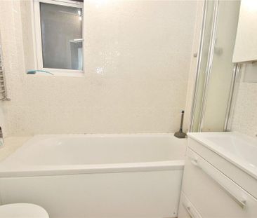 2 bedroom semi-detached house to rent - Photo 6