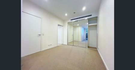 Spacious Two Bedroom Apartment With Car Park in Macquarie Green - Photo 4