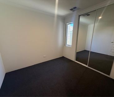 23 Drysdale Gardens, Wandi - Photo 2