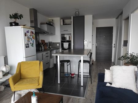 BREST place Strasbourg, T2 de 41 m2 situé dans un immeuble récent avec ascenseur et garage - Photo 3