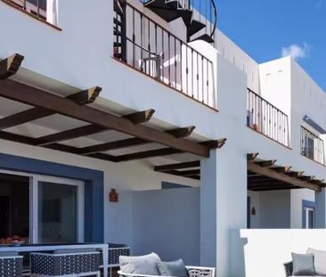 Luxury Apartment for rent in Benahavís, Spain - Photo 3