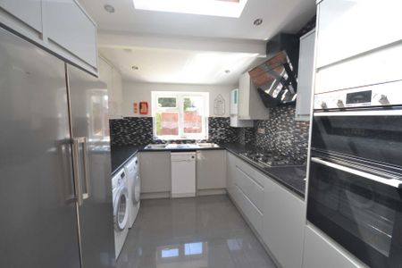 Palmer Park Avenue, Reading, Berkshire, RG6 1DN - Photo 5