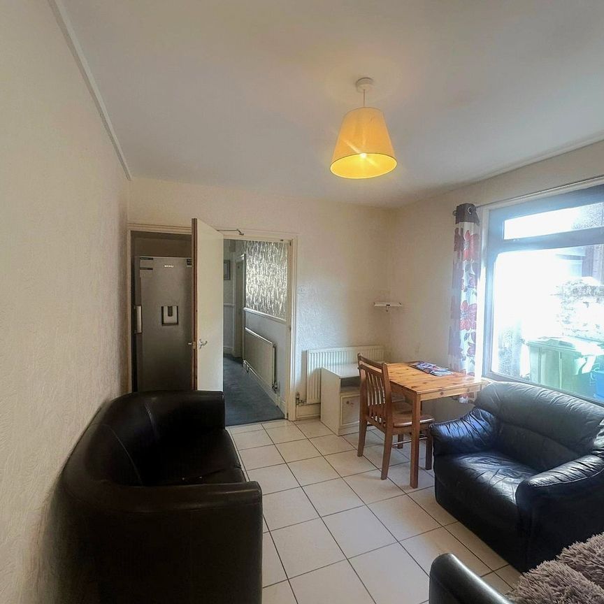 Friars Avenue, Bangor, Gwynedd, LL57 - Photo 1