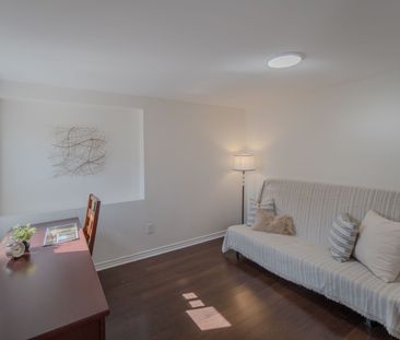 For Lease - 214 HUNTSVILLE Drive, Kanata, Ontario - Photo 2