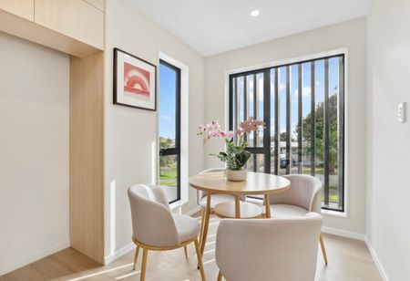 Mangere, 4 bedrooms - Photo 5