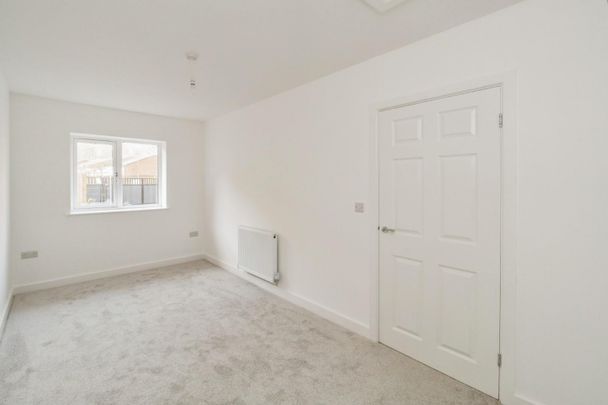 2 bedroom Bungalow To Let - Photo 1