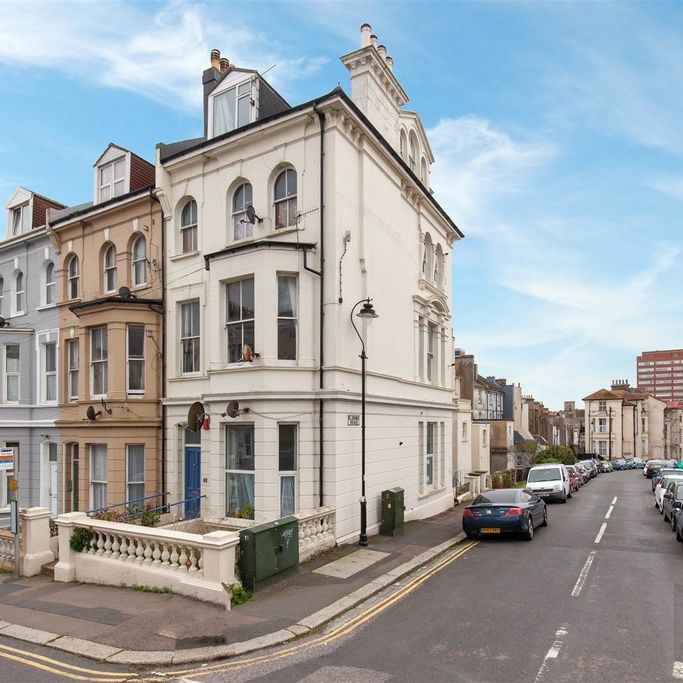 2 bed flat to rent in Church Road, St. Leonards-on-Sea - Photo 1