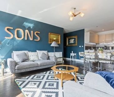 3 Bed Flat, London, E8 - Photo 1