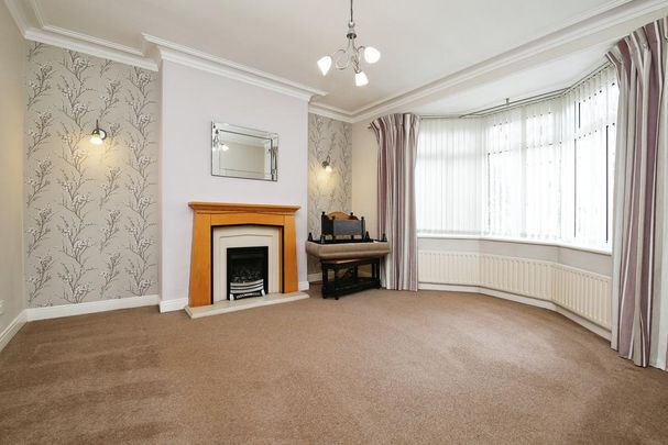 4 bedroom semi-detached house to rent - Photo 1
