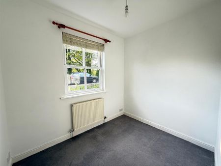 2 bedroom ground floor flat to rent - Photo 3
