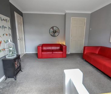 2 bedroom terraced house to rent - Photo 3