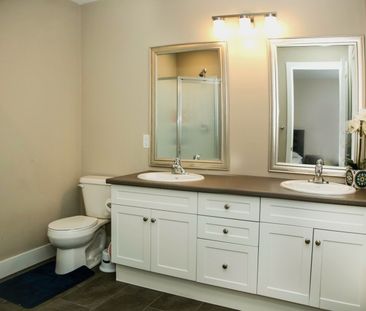 For Lease - 1960 DALMAGARRY Road Unit# 133, London North, Ontario - Photo 1