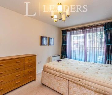 Hudson House, Epsom, KT19 - Photo 3