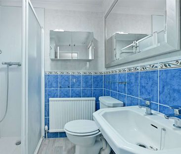 A beautifully presented four bedroom detached home, located in the ... - Photo 2