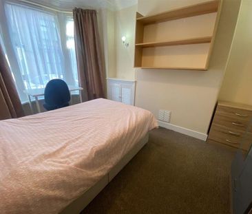 4 bedroom private hall to rent - Photo 5