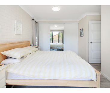 Renovated unit in a quiet convenient location - Photo 6