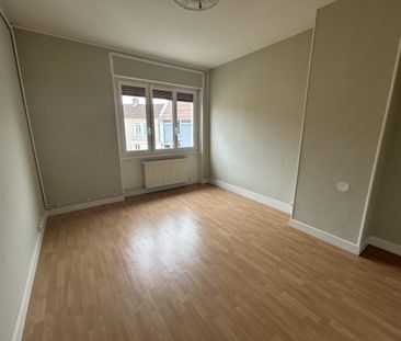 Location Appartement 2 pièces 44m² LE CREUSOT 71200 - Photo 2