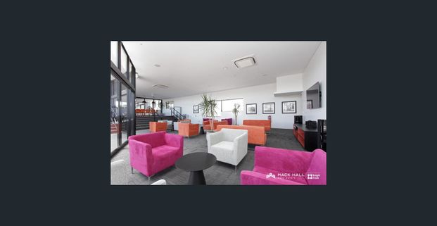 TOP FLOOR APARTMENT - UNFURNISHED - Photo 1