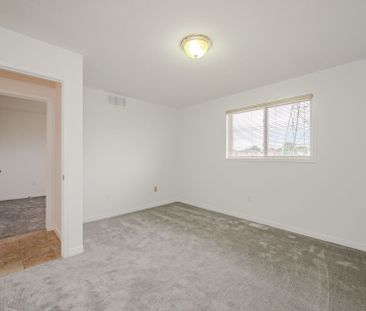 For Lease - 2887 Darien Road, Burlington, Ontario - Photo 5