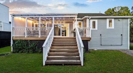 Mission Bay Lifestyle - Sunny, Stylish & Single-Level Living - Photo 2