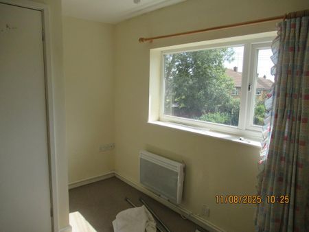 2 bedroom end of terrace house to rent - Photo 5