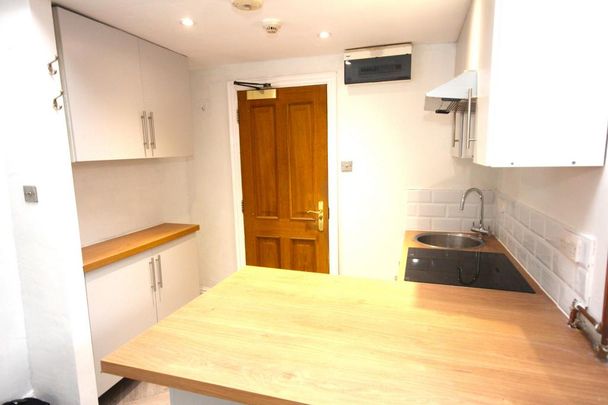 Studio to rent - Photo 1
