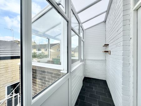 Two Bedroom Flat to Rent - Photo 2