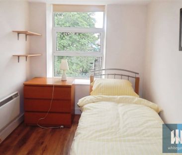 The Lighthouse, 3a New Hey Road, Marsh, Huddersfield, HD3 - Photo 3