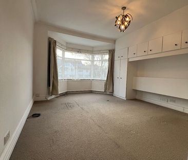 2 Bed Flat, Golders Green Road, NW11 - Photo 3