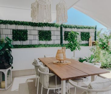 Apartment in Estepona, Costa del Sol - Photo 4